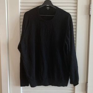 Uniqlo Men's Classic Black Crewneck Sweater